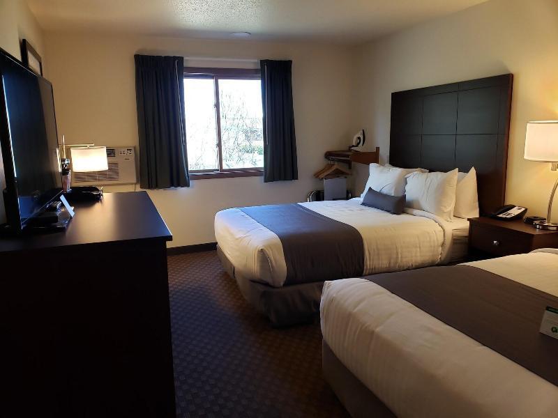 Cobblestone Inn & Suites - Merrill Bagian luar foto