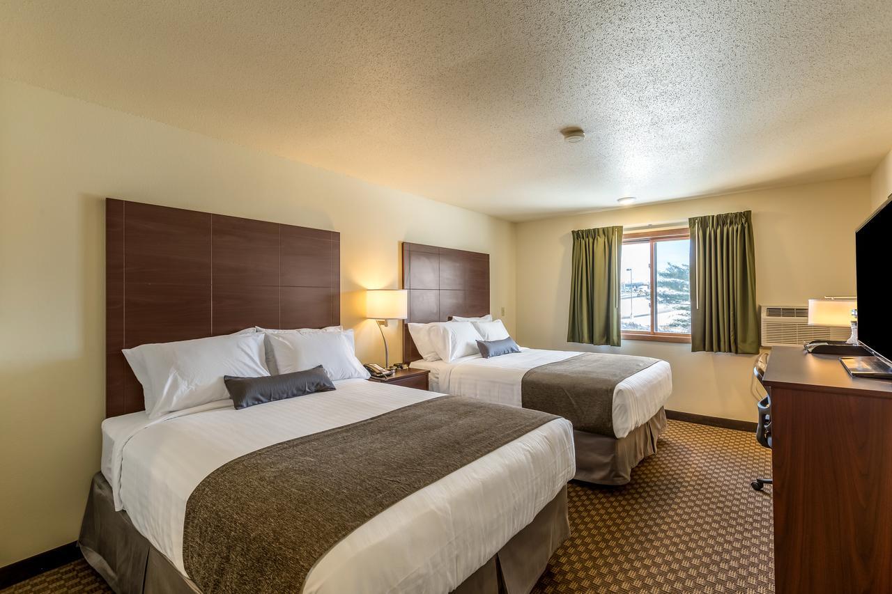 Cobblestone Inn & Suites - Merrill Bagian luar foto